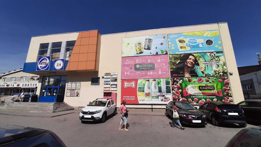 Яворів. Оренда приміщення у ТЦ біля АТБ. 55 м. Вигідно, - пропозиція від власника. 2 поверх, якісний ремонт. Зручне паркування