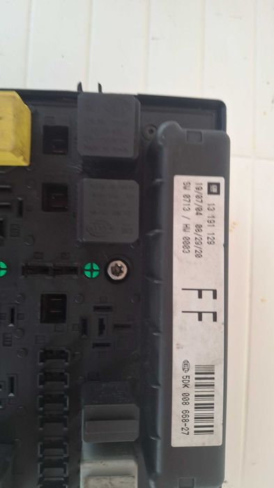 Vendo caixa de fusíveis e reles do astra H