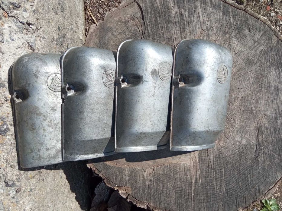 Передня кришка і кришки клапанів мото Урал