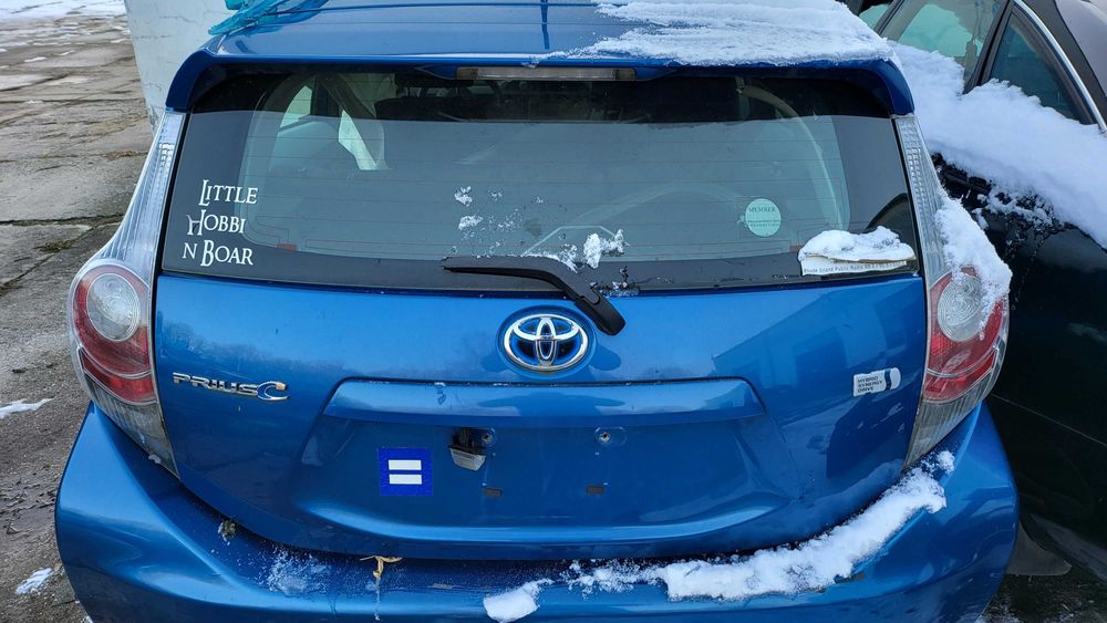 Klapa bagażnika Toyota Prius C bez malowania inne części