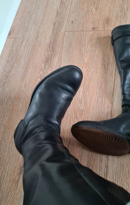 Czarne skórzane oficerki klasyczne kozaczki na płaskim r38 Ecco