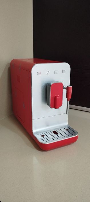SMEG BCC02 vemelha