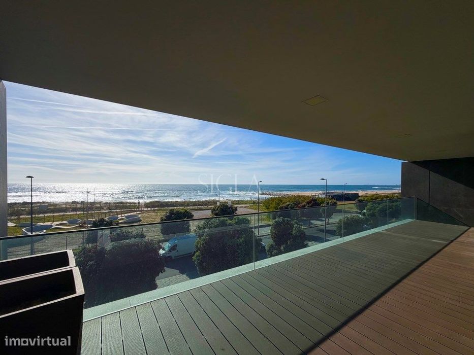 T3 Condominio de Luxo em frente ao mar