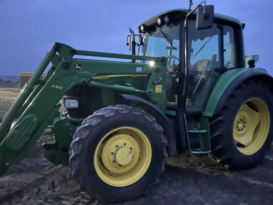 Трактор John Deere