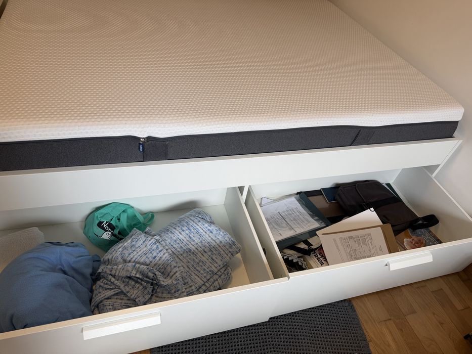 Cama com gavetas e colchão