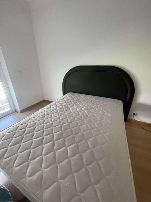 Cama com cabeceira estrado e colchao