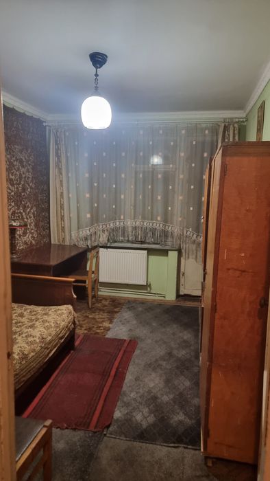 Шукаю на підселення хлопця (бажано медика) в непрохідну кімнату