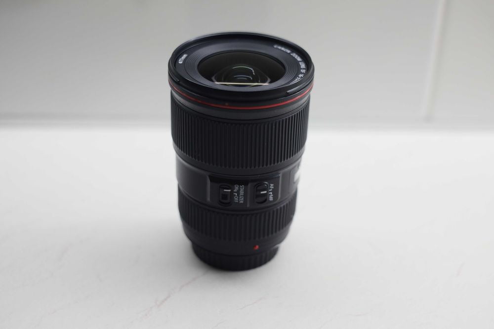 Объектив Canon EF 16-35mm f/4L IS USM