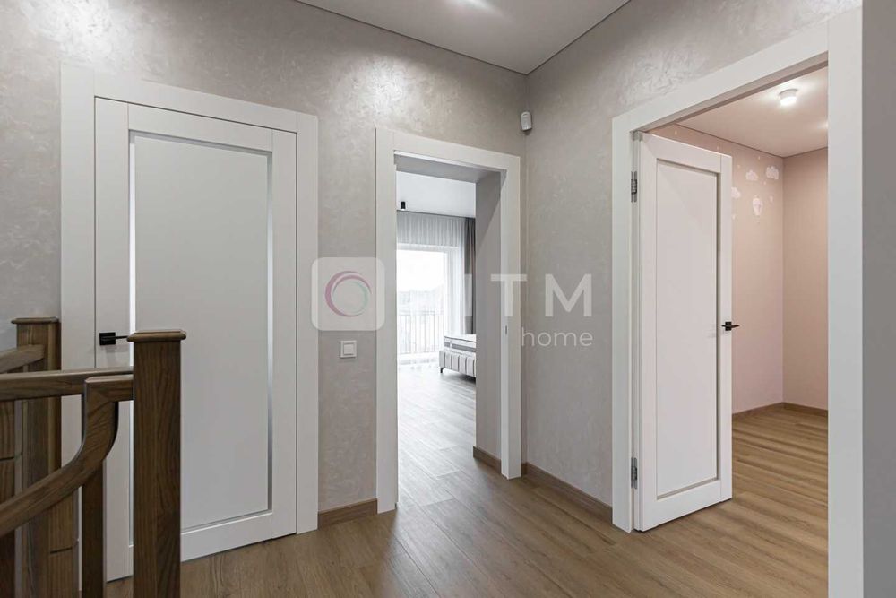 Продаж будинку з дизайнерським ремонтом 5хв від Сихова.