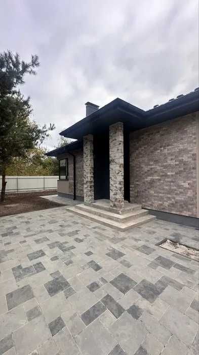 Продаж одноповерхового БУДИНКУ Ворзель 128 м2 на 5.7 сотках ГАЗ