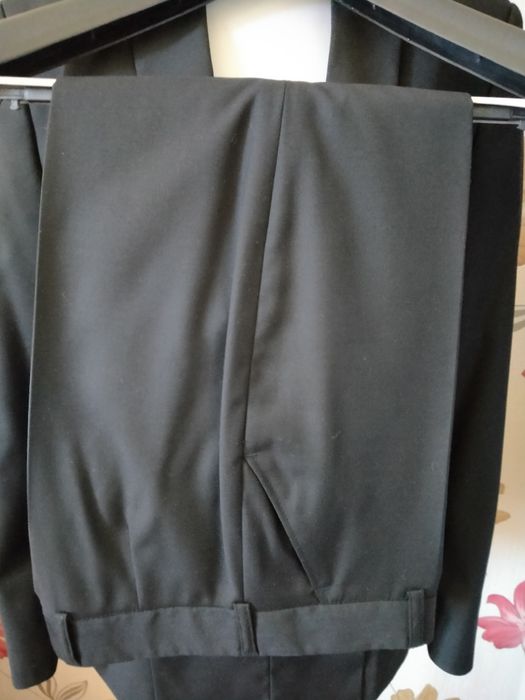 Garnitur czarny 176/100/ pas 86