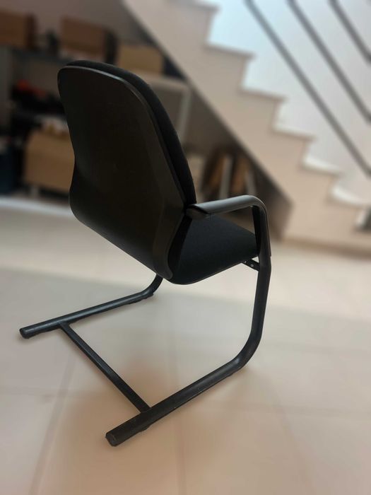 Cadeira de sala de espera / reuniões com braços