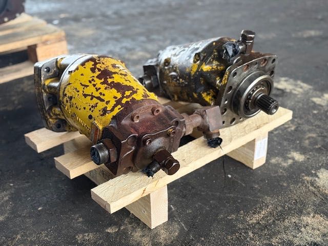 Koparka gąsienicowa Menck M 250 H K1011 Silnik hydrauliczny linde