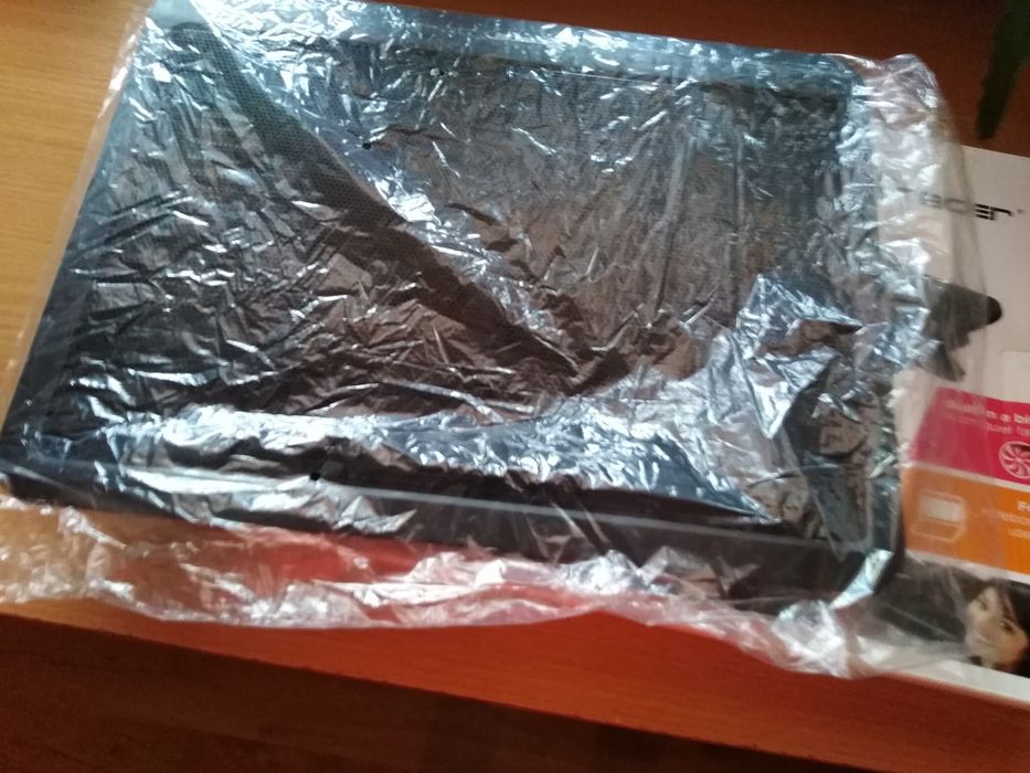 Stacja chłodząca do laptopa