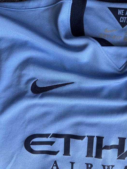 Camisola Manchester City 2014/15 Principal – Agüero #16 – Tamanho L