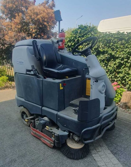 Zamiatarka  szorowarka myjka NILFISK SC6500 automat