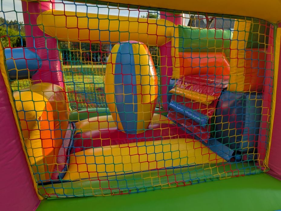 Dmuchaniec plac zabaw zjeżdżalnia trampolina basen z kulkami