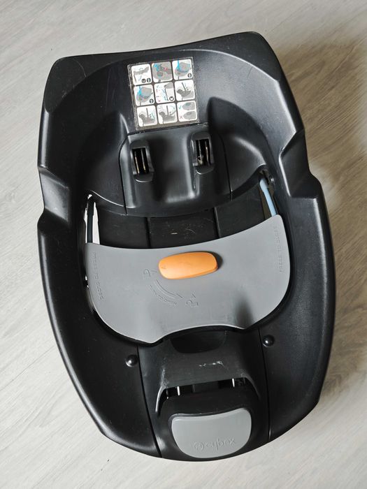 Cadeira carro Cybex ovo + Base Isofix