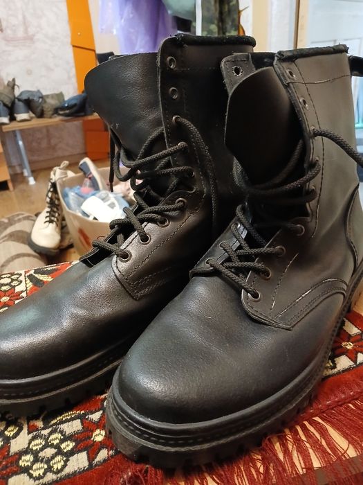 Продам чоловічі берці