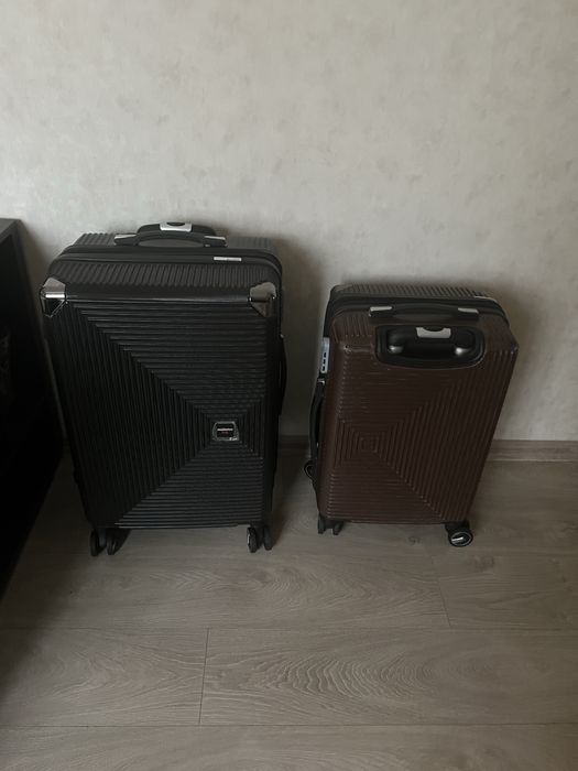 Продам чемоданы новые