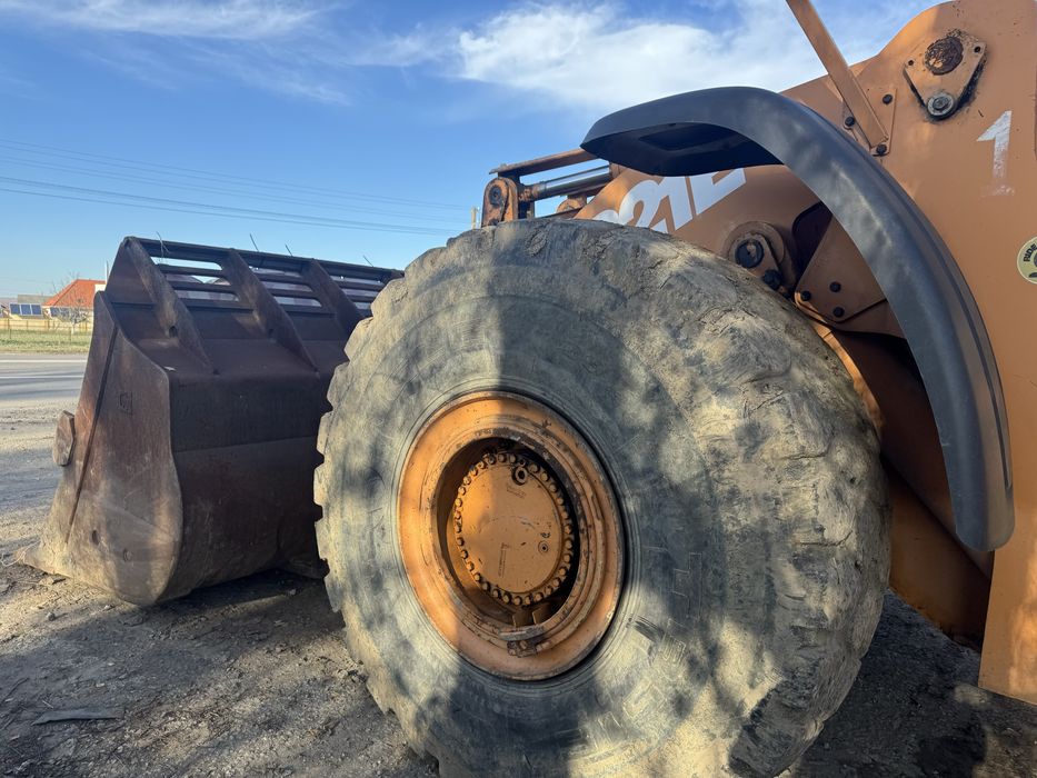 Навантажувач CASE 1221 CAT JSB VOLVO