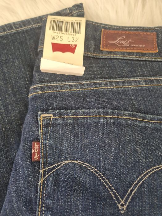 Spodnie dżinsy jeansy niebieskie nowe proste damskie Levis