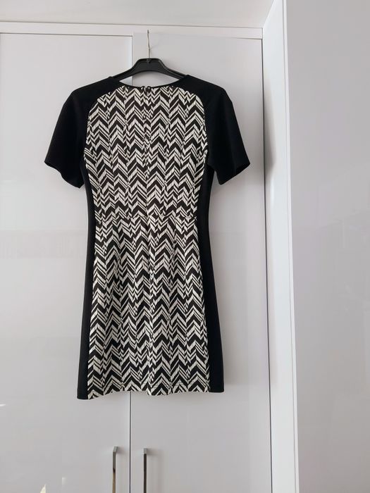 Elegancka , czarno-biała sukienka - M/38