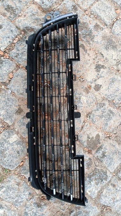 Grelha Peugeot 2008 de ano 2015