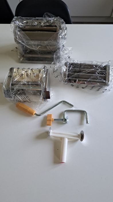 Maszynka do makaronu ciasta pierogów 5W1 Elitehoff (E-8020)