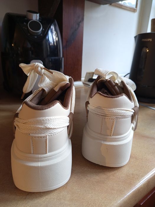 Sneakersy na platformie Renee