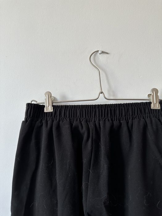 Czarne spodnie eleganckie z gumką