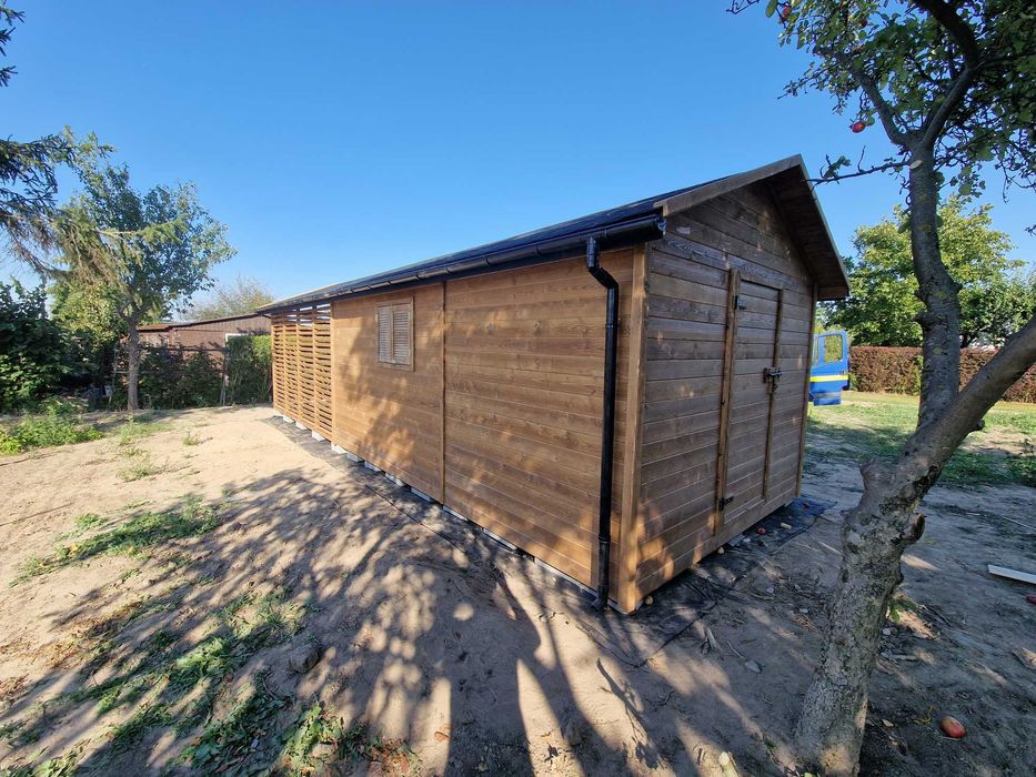 Domek Letniskowy z Pomieszczeniem i Tarasem 9x3m