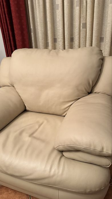 Sofa bege em pura pele (1+2)