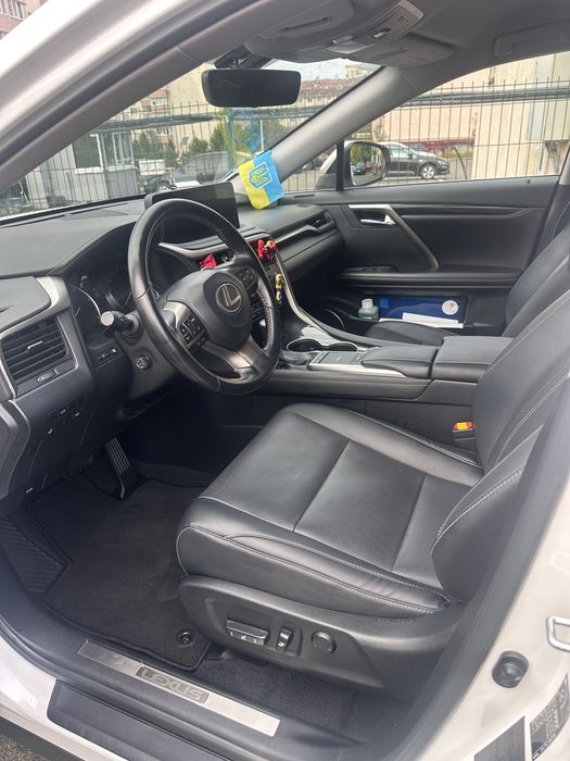 Перший власник!Офіційна з салону! Пробіг 35 тис!