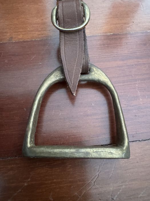 Porta chaves estribo em metal