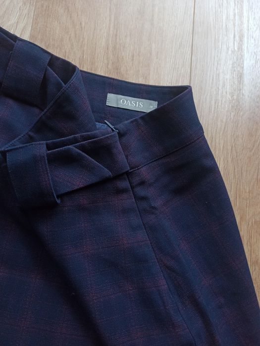 Oasis Spódnica Mini Kratka D-Ring UK 10 Granat Bordo Preppy