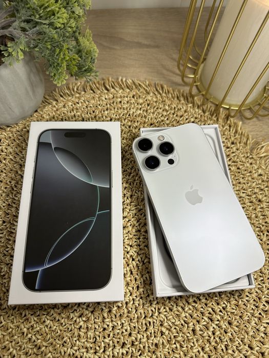 IPhone 16 Pro (White Titanium) 128GB XR в корпусі IPhone 16 Pro