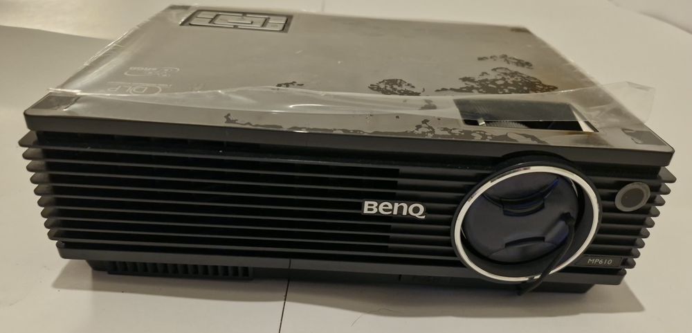 Projector BenQ MP610