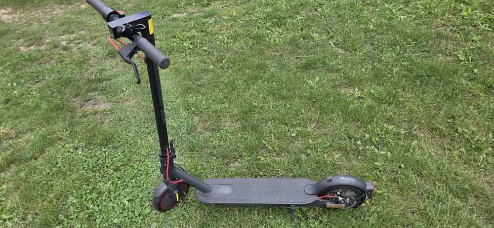 Xiaomi Mi Electric Scooter Pro 2 — Майже без пробігу (286 км, 8 циклів), повний комплект