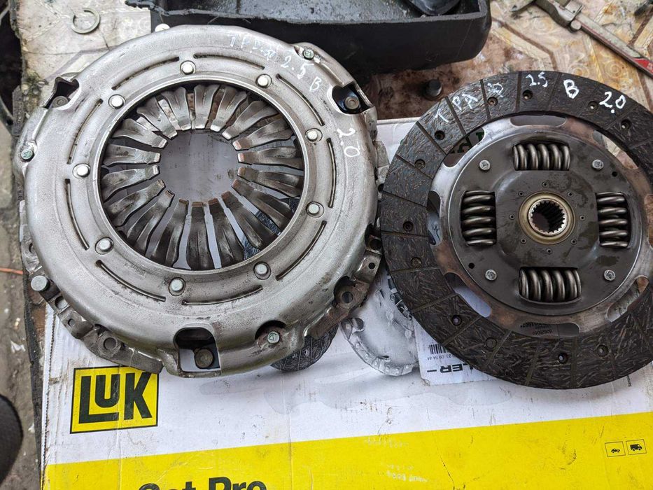 Диск щеплення з корзиною Валео/Valeo 700км Трафік/Traffic- 1.9/2.0/2.5