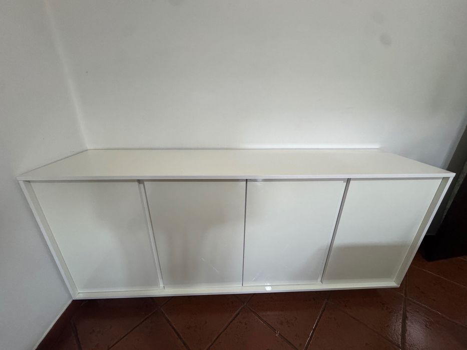 Aparador branco lacado em excelente estado