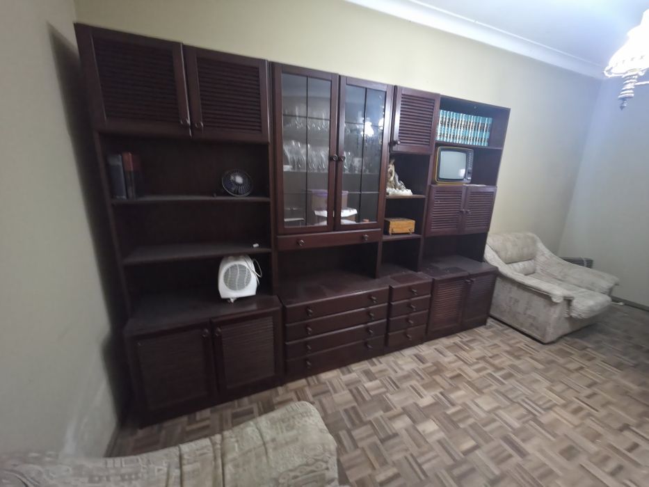 Móvel de Sala Clássico em Madeira