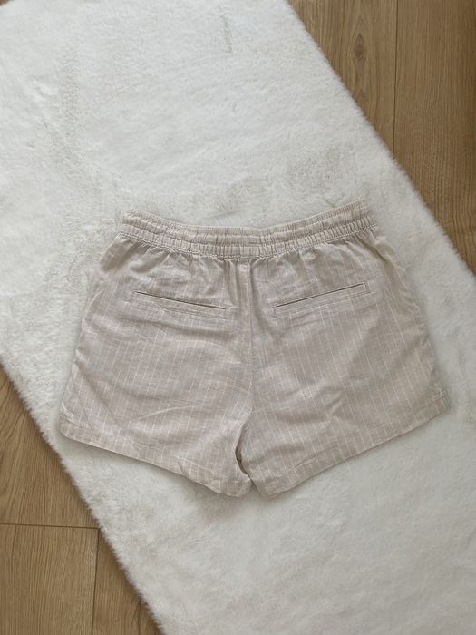 Beżowe krótkie spodenki w paseczki materiałowe S 36 H&M basic