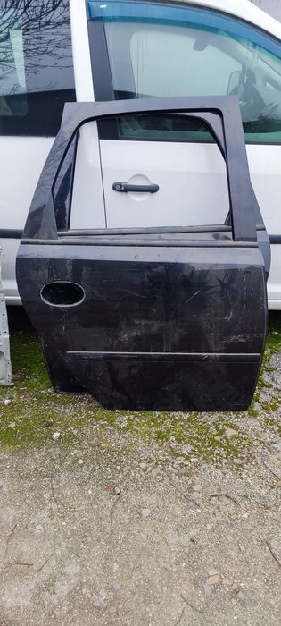 Двері задні Opel Meriva A праві / ліві