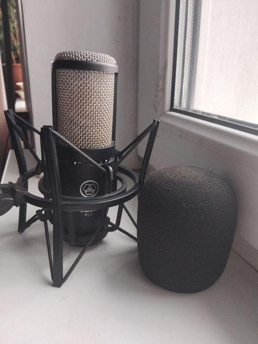 AKG p220 | Кронштейн + 2 xlr кабеля БЕСПЛАТНО