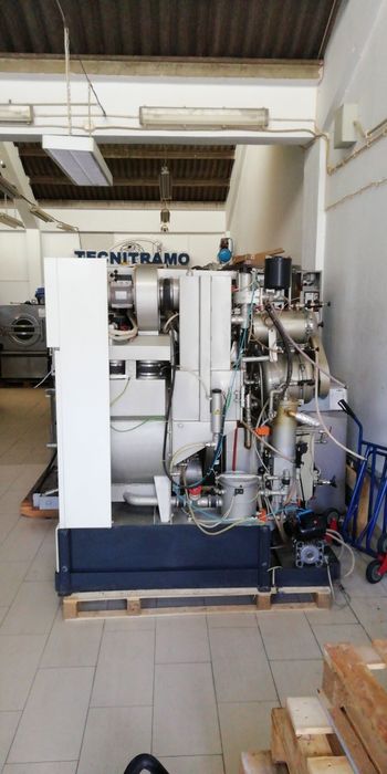 Máquina de limpeza a seco