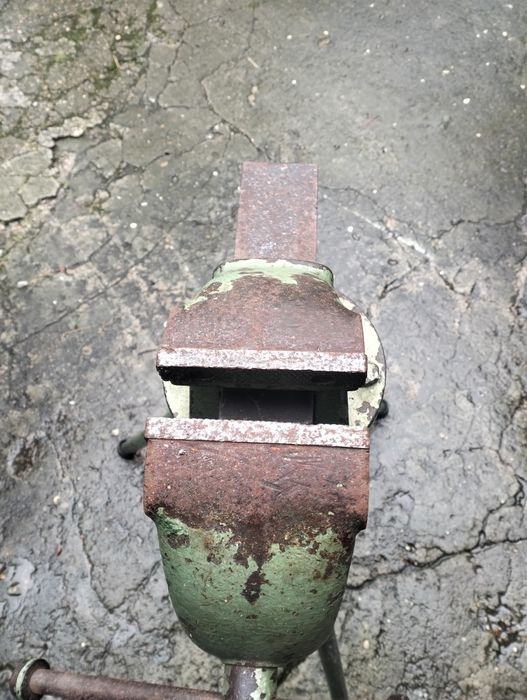 Torno para profissionais com tripé.