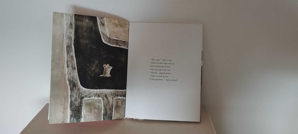 Livro A pequena sereia e O lobo, o pato & o rato