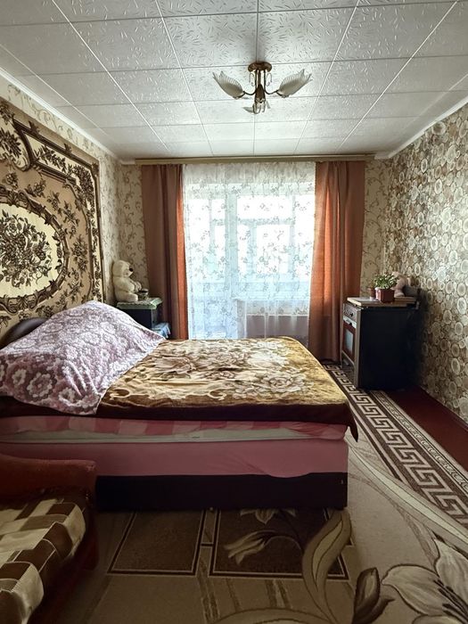 Продаж 4-х кімнатна по вул. Прилуцькій