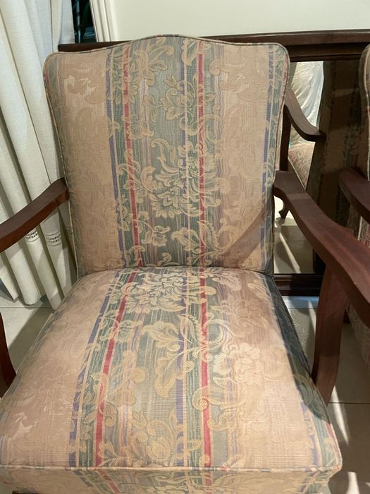 Conjunto de sofá e cadeirões vintage